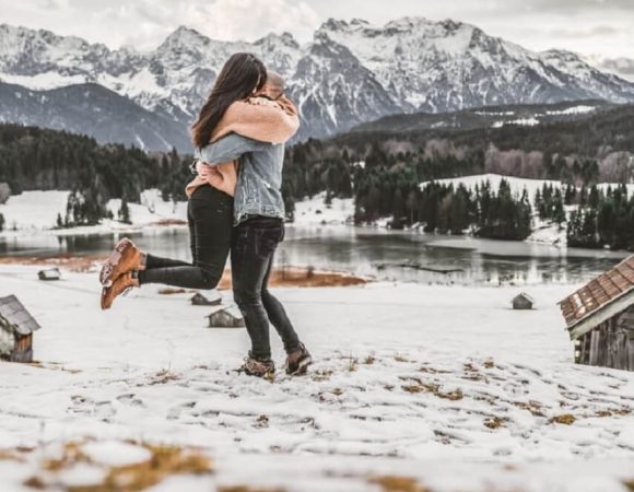 Kashmir Tour For Newly Married Couples(HONEYMOON)